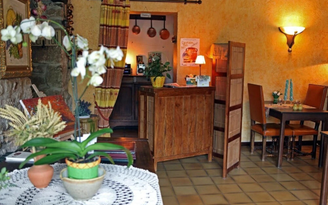 Logis Auberge Du Peras