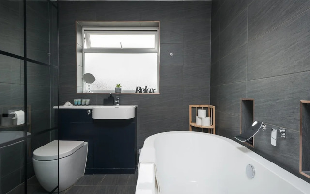 Captivating Beverley 3-bed House Private Parking