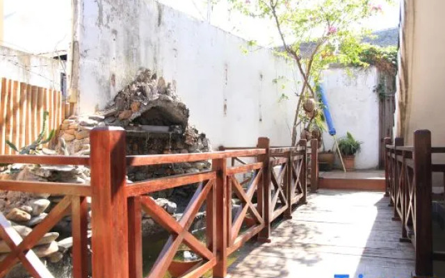 We House Guest House