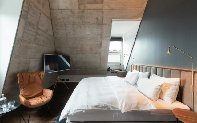 Legend Hotel