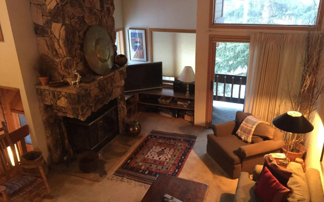 Ridgepoint Townhomes by East West Hospitality