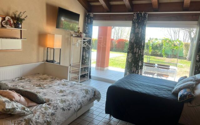 Room in Studio - Studio Apartment With Kitchen in one Room