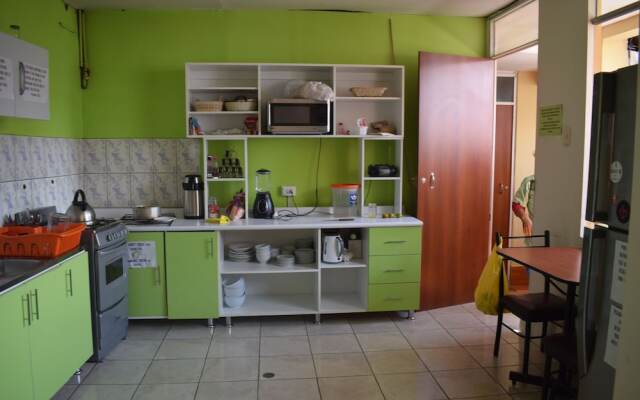 Mango Hostel Bed & Breakfast