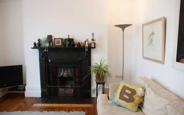 Spacious 3 Bedroom Georgian House in Bristol