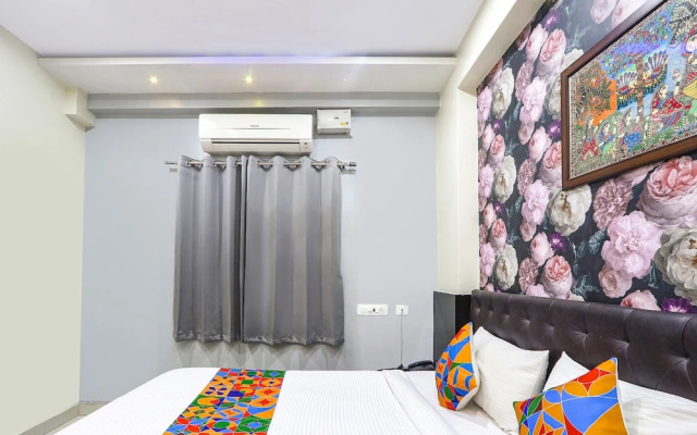 OYO Townhouse 1019 Galaxy Suites