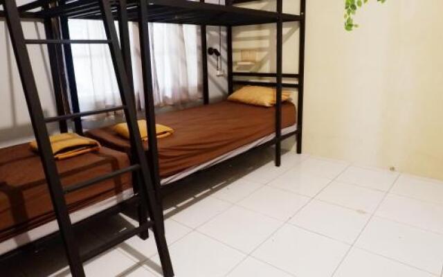 Happy Tree Hostel Yogyakarta