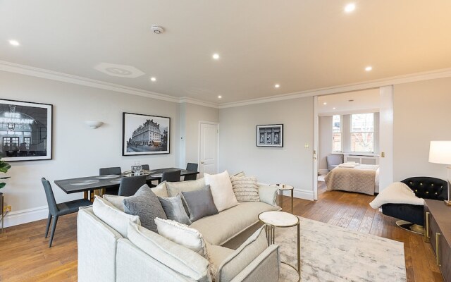 Astonishing 2BR Near Mayfair and Piccadilly Circus