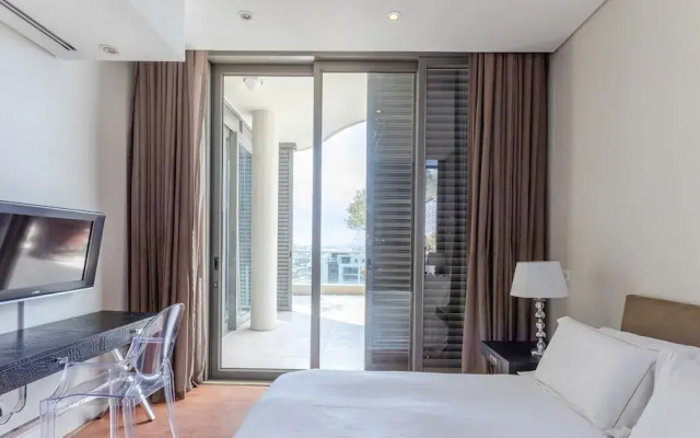 Penthouse 702 Kylemore B
