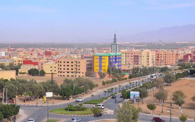 Hotel Hadaik Ain Asserdoune
