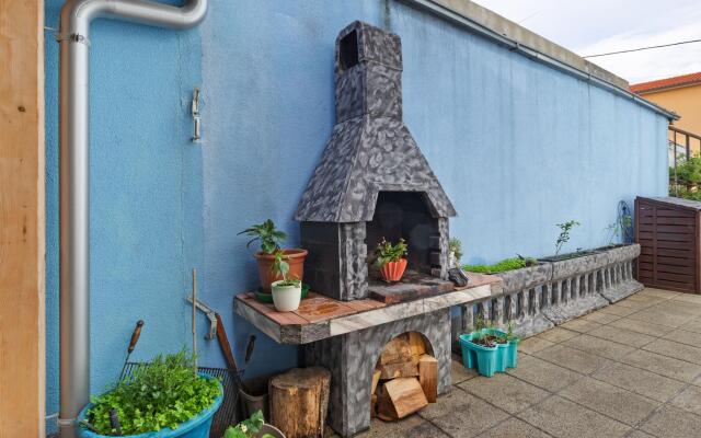 Relaxing Apartment in Jadranovo near Seabeach