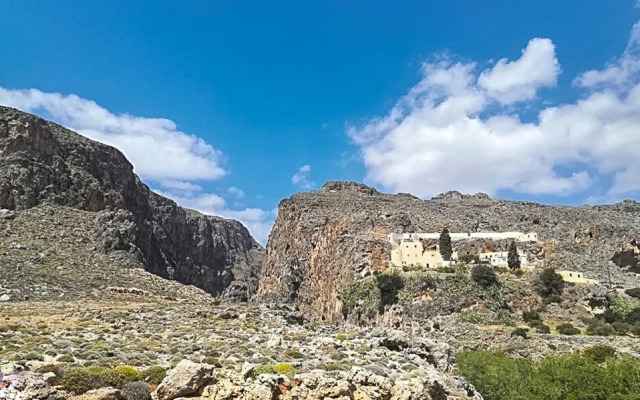 Stylish Villa, Private Pool, Large Garden, sea View, En-suite Bathrooms