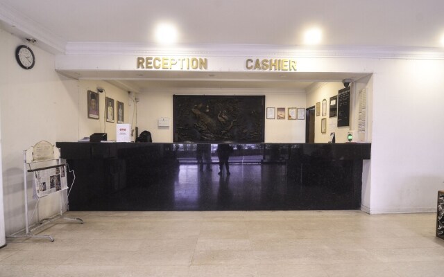 OYO 11342 Liwah Hotel