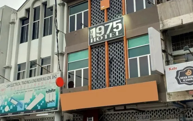 The 1975 Hotel Empire