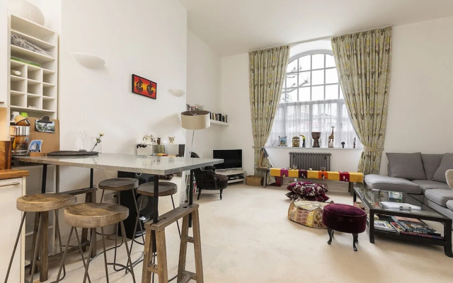 Light & Spacious 1 bed by Battersea Park Sleeps 4