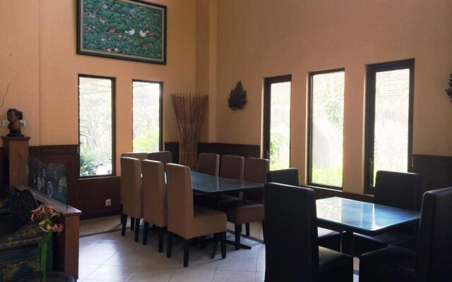 Candi View Hotel