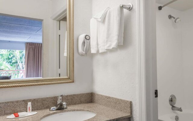 Days Inn by Wyndham West Palm Beach