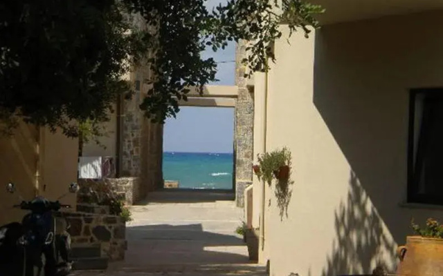 Kritzas Beach and Bungalows