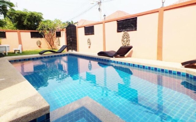 4 Bedroom Villa Walking Street 15 Min Ride Away