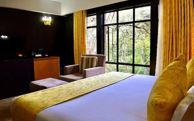 West Wood Hotel