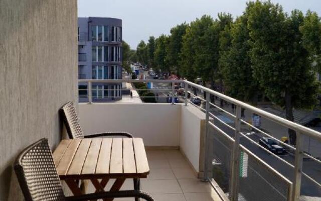 Super Centre Apartment - 3 min from the beach