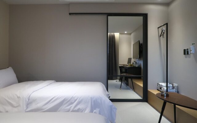 Brown dot Hotel Palyong