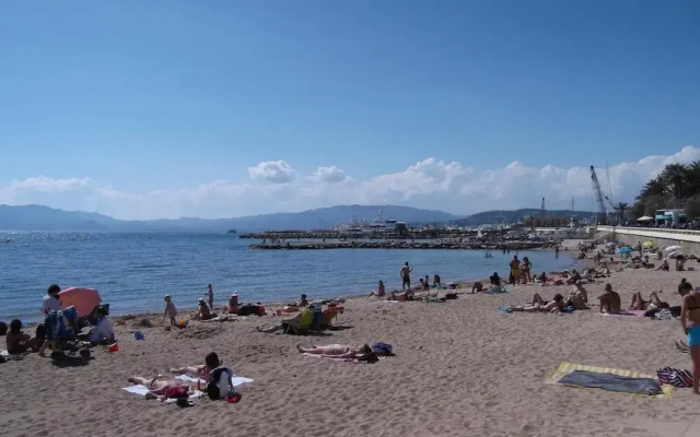 Welcome to Cannes - Croisette