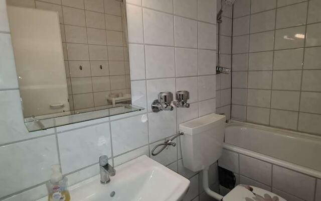Stunning 1-bed Apartment in Neuss