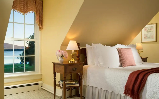 Inn at Pleasant Lake