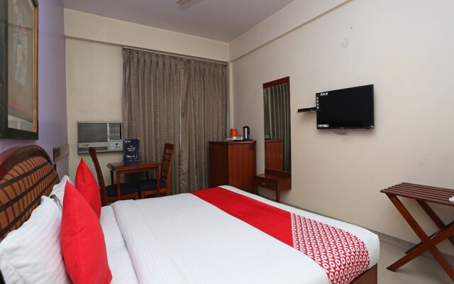 OYO 645 Hotel Tourist Deluxe