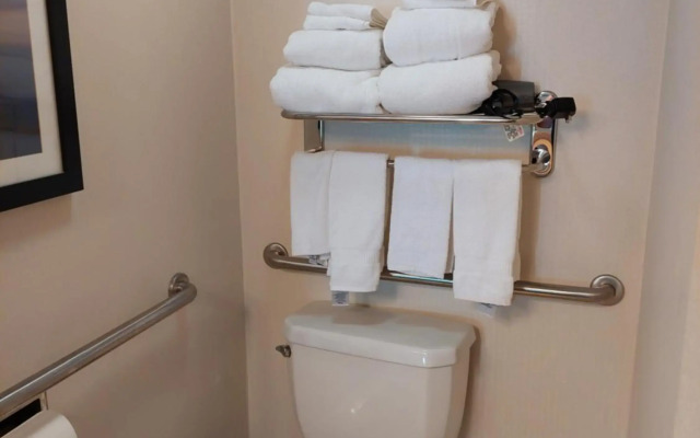 Comfort Suites Beachfront