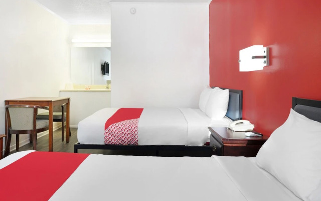 OYO Hotel Calhoun GA I-75 & US-41 Hwy