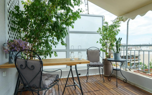 Small & cosy with Acropolis & Lycabettus view