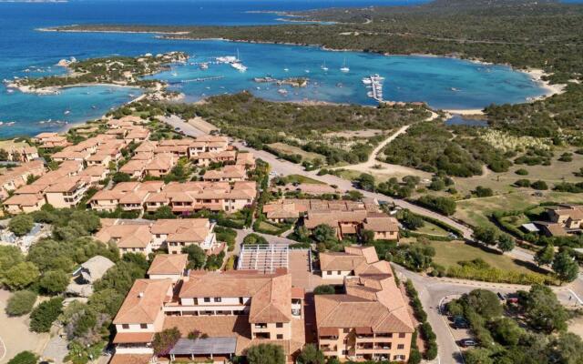 Baia de Bahas Residence