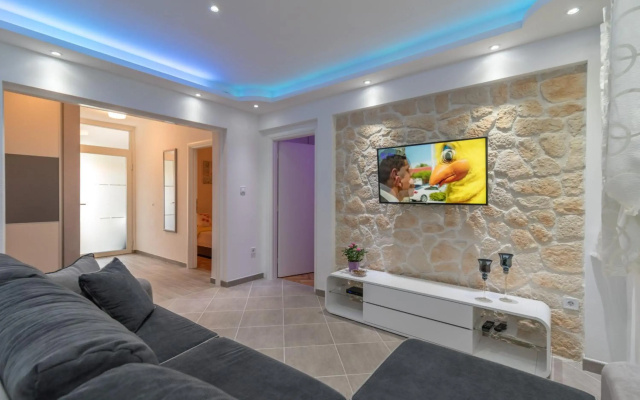 New 4* apartment "Orto" in the center of Trogir