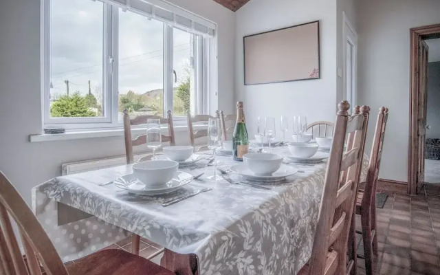 Hill House - 4 Bedroom - Llanrhidian