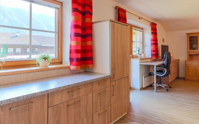 Cozy Apartment in Mühlbach With Parking
