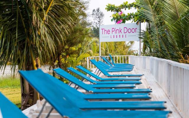Foxoso La Beach Resort & Spa