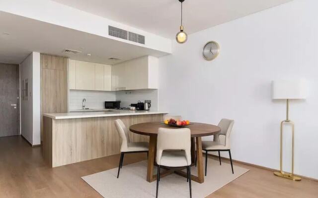 New apt in Dubai Marina with balcony