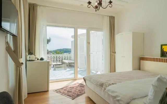 Palais Buyukada ( +12 Yetiskin Oteli )