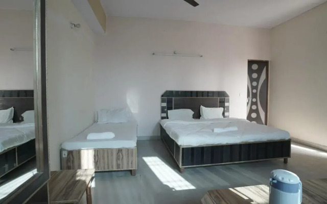 Hotel Mohan by OYO Rooms