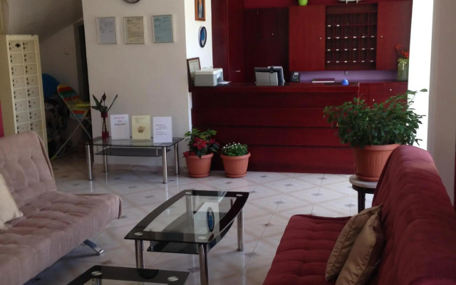 Zefyros Hotel