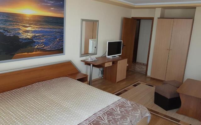 Guest House Ianis Paradise