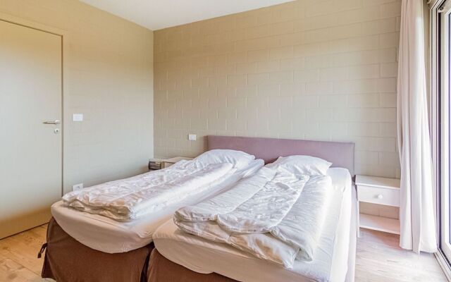 Serene Holiday Home in Gijverinkhove With Terrace, Garden