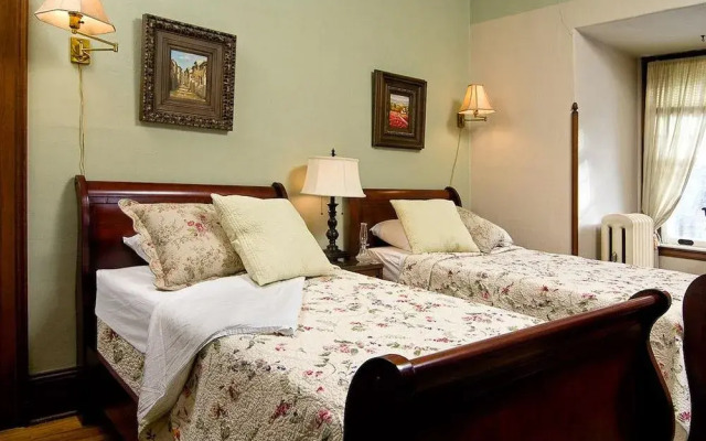 The Reynolds Mansion