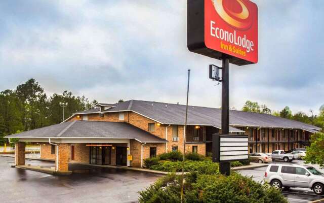 Econo Lodge Inn & Suites