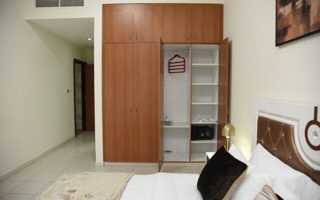 Luxury 4BR Apartment in Horizon Towers