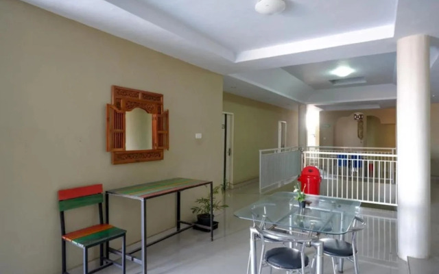 Hotel Larona by RedDoorz