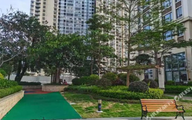 Qiansu Light Luxury Apartment (Daxiwan West District Country Garden Feicuishan)