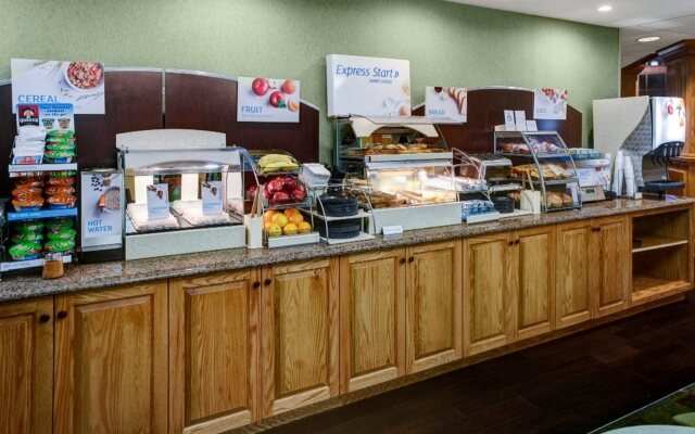 Holiday Inn Express & Suites Atlanta Buckhead by IHG