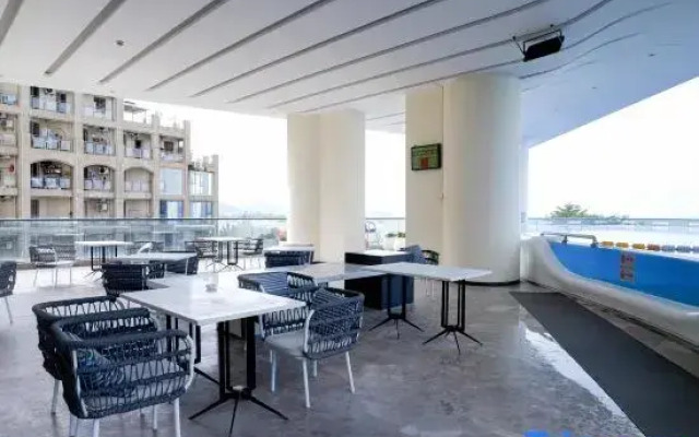 Rock Platinum Sea View Hotel